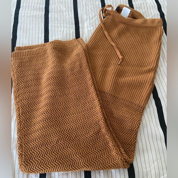 NWT High Rise Crochet Pants - Picture 4 of 4